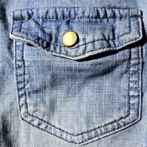 Ameican Eagle Outfitters Button Down Denim Shirt